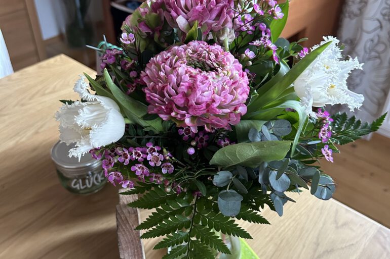 Friday-Flowerday-1023